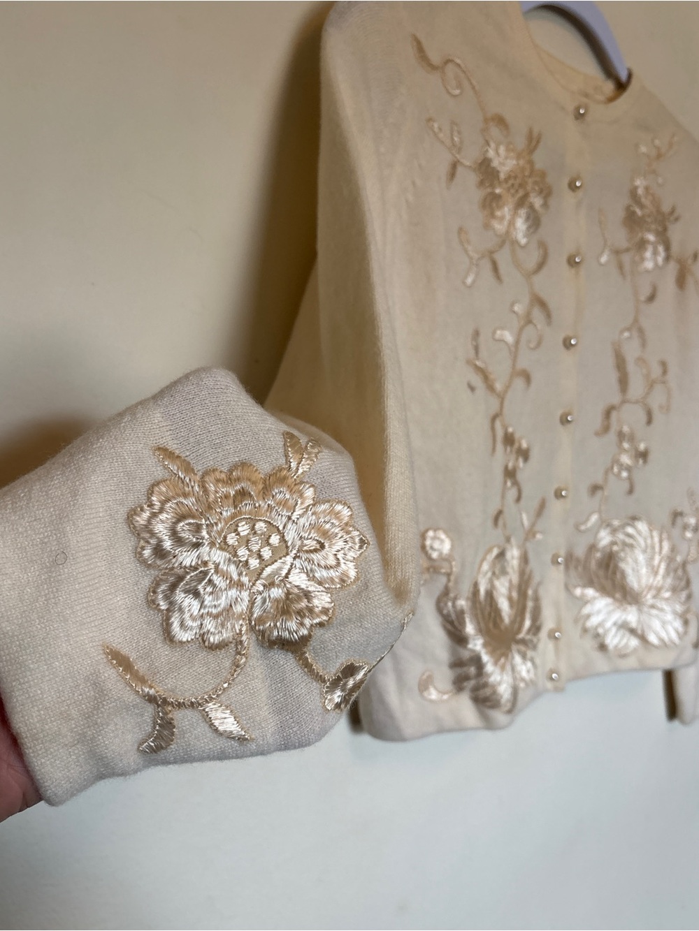Vtg 50s Helen Bond Carruthers Cashmere Embroidered Floral Cardigan Sweater Sz S - Picture 5 of 14